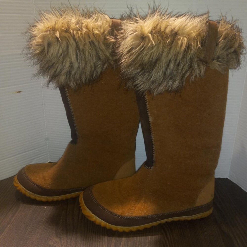 Sorel Womens 8 Boots Cozy Joan Tall Felt Boots Faux Fur Top